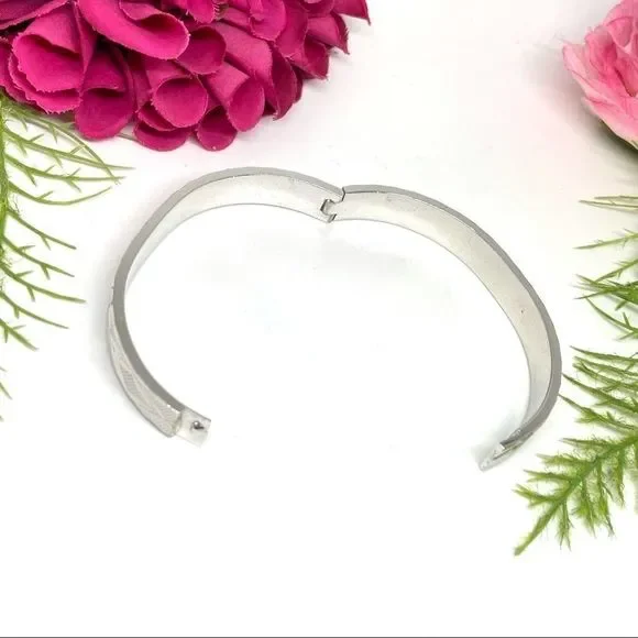 VINTAGE⚜️ART DECO Diamond Cut Etched Silver Bangle Cuff Bracelet - Picture 9 of 12